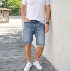 Silver Zac Shorts Men’s Size 34”X 12”Faded Blue Mid Rise Zipper Stretch Jean